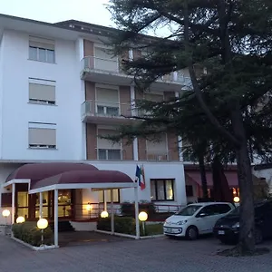https://la-meridiana-mogliano-veneto.hotelinveneto.com